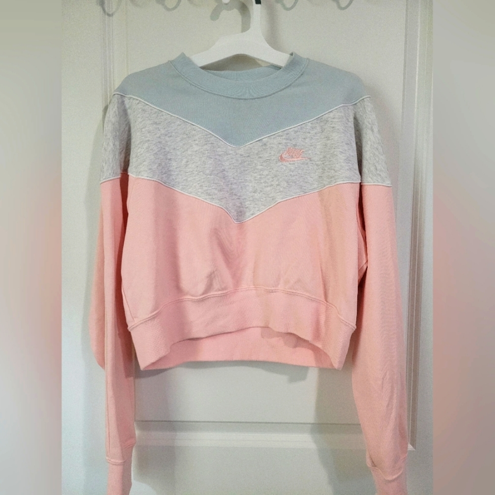 Nike medium sweater